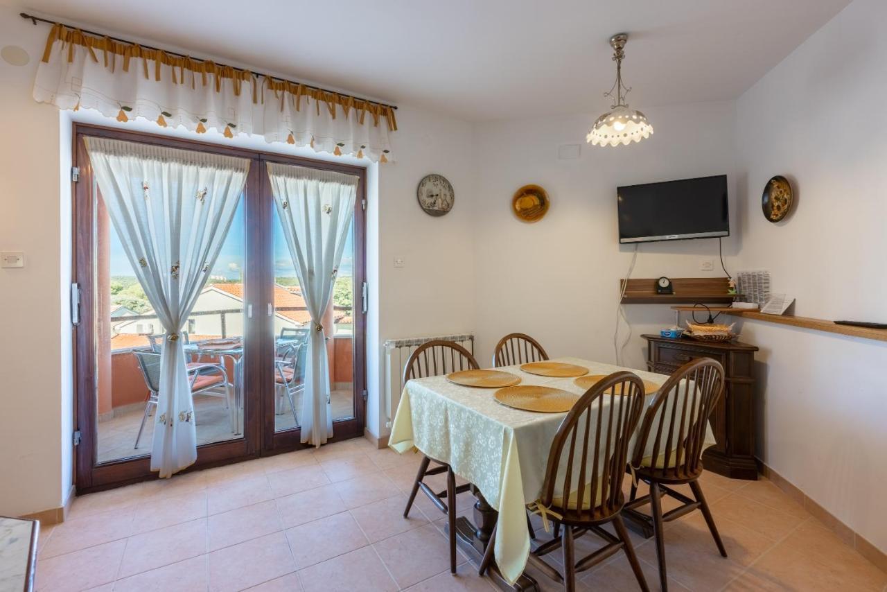 Apartments Villa Mavero Banjole Buitenkant foto