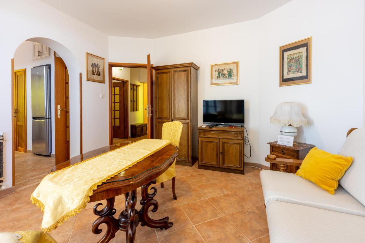 Apartments Villa Mavero Banjole Buitenkant foto