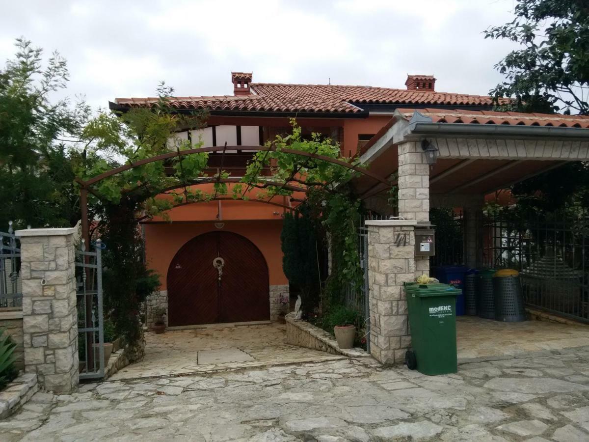 Apartments Villa Mavero Banjole Buitenkant foto
