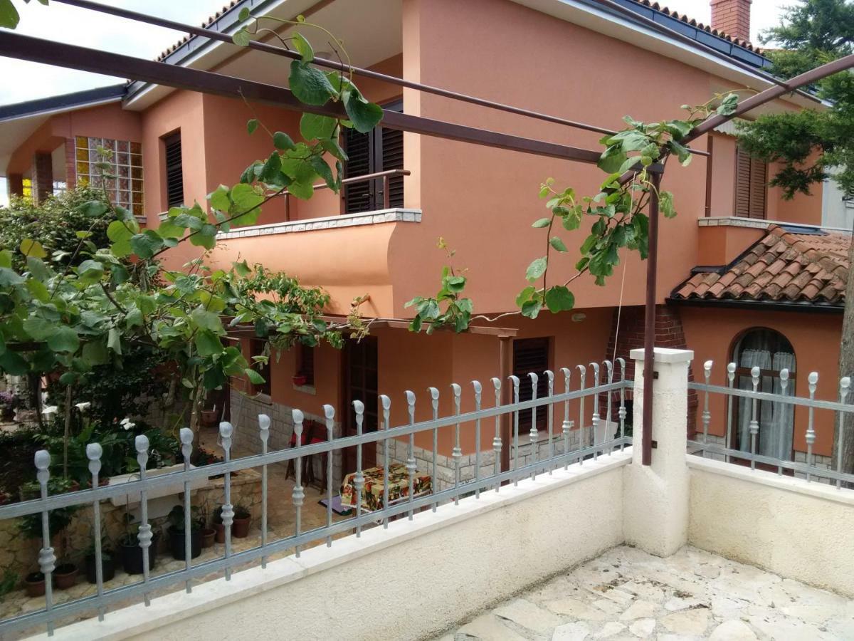 Apartments Villa Mavero Banjole Buitenkant foto