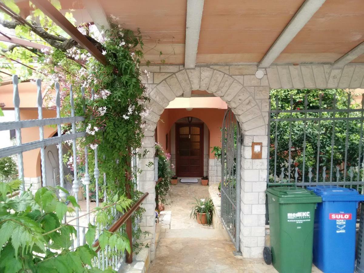 Apartments Villa Mavero Banjole Buitenkant foto