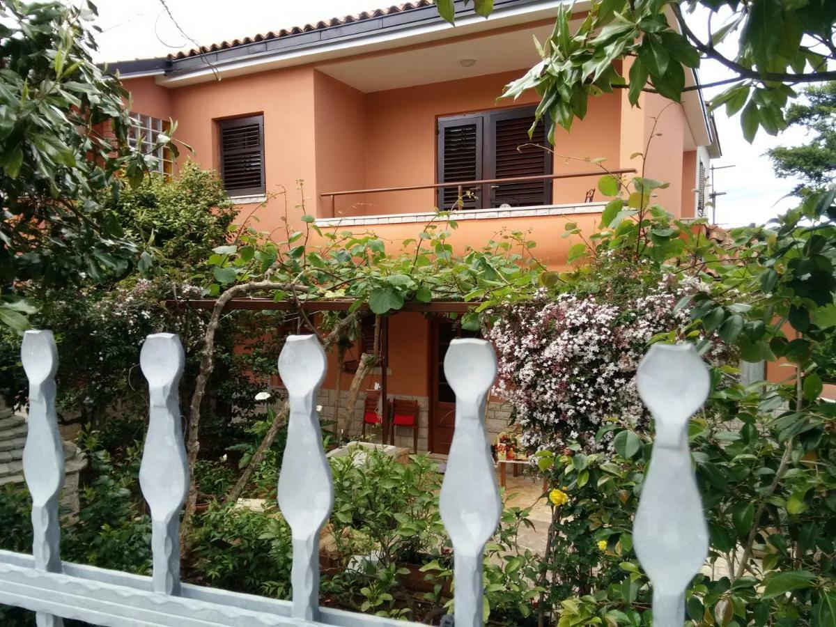 Apartments Villa Mavero Banjole Buitenkant foto